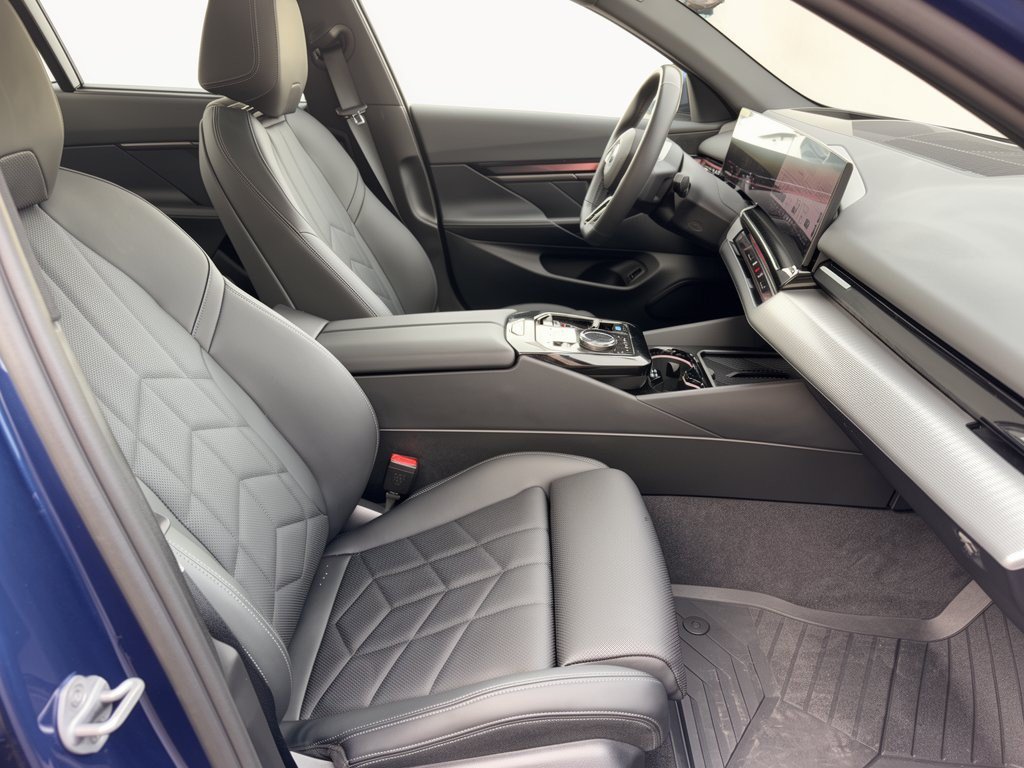 Certified 2026 BMW i5 eDrive40 RWD image 30