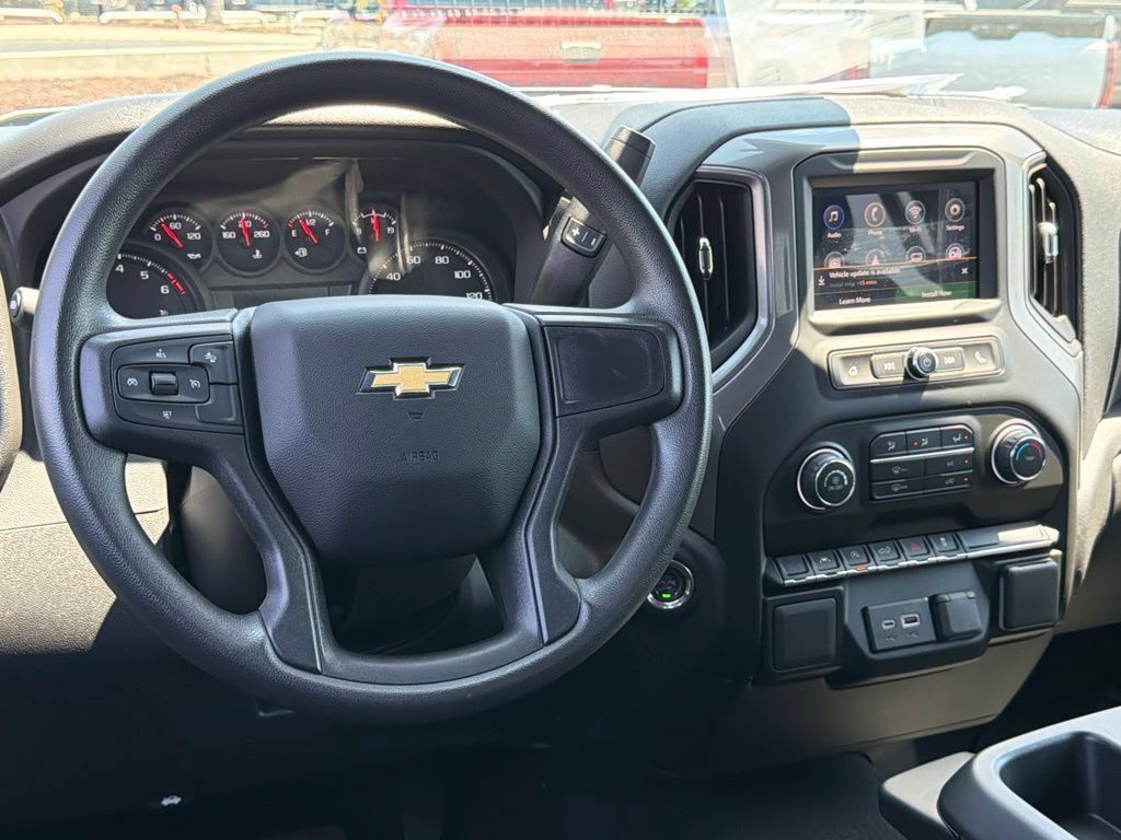 Used 2026 Chevrolet Silverado 1500 Custom AWD/4WD image 33