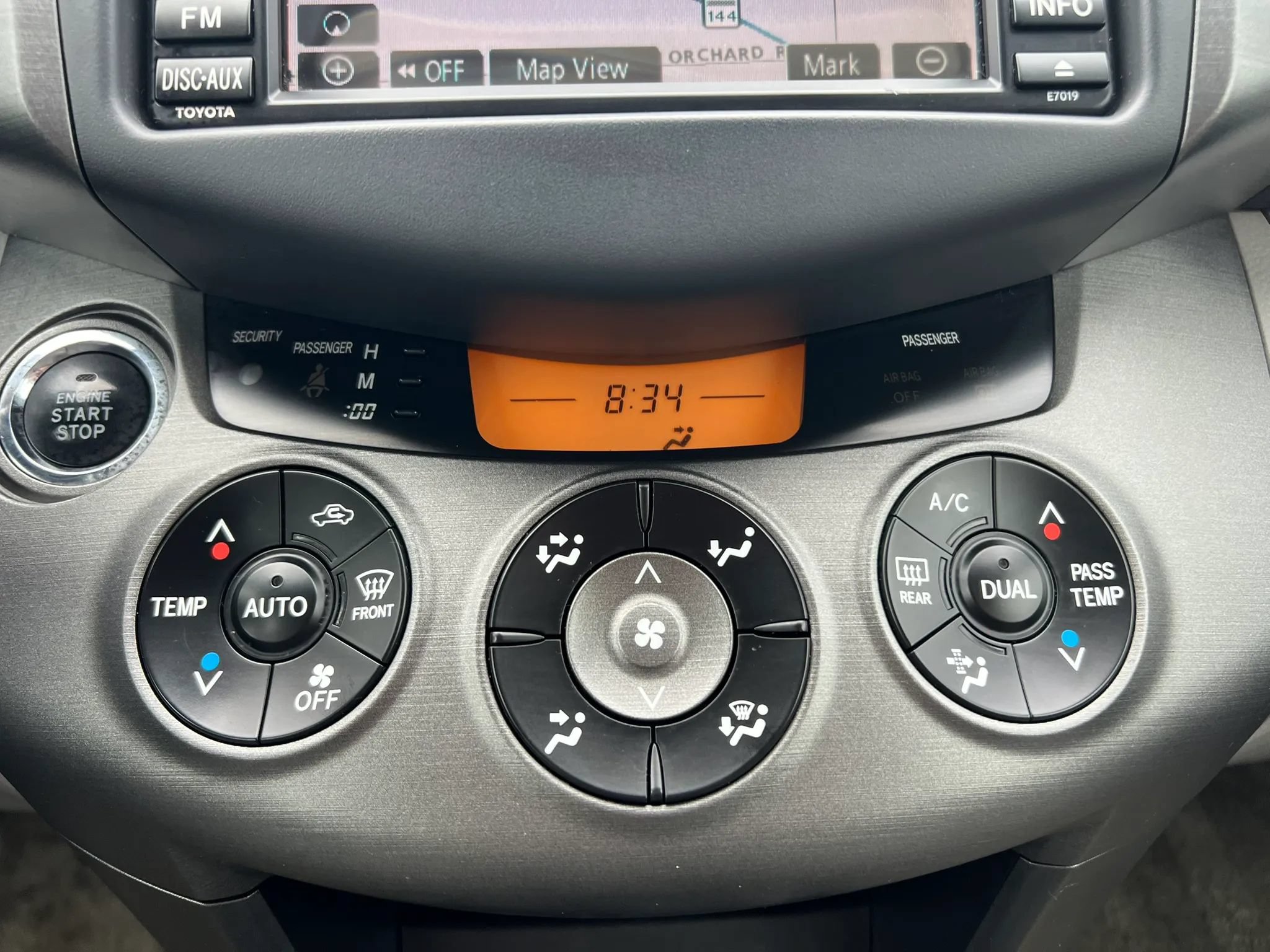 Used 2010 Toyota RAV4 Limited AWD/4WD image 23