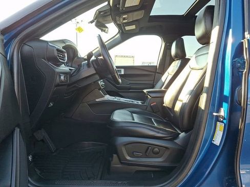 Used 2020 Ford Explorer XLT w/ Equipment Group 202A AWD/4WD image 17