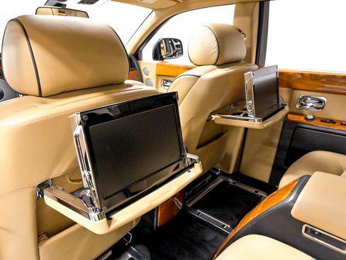 Used 2013 Rolls-Royce Phantom Sedan RWD image 52