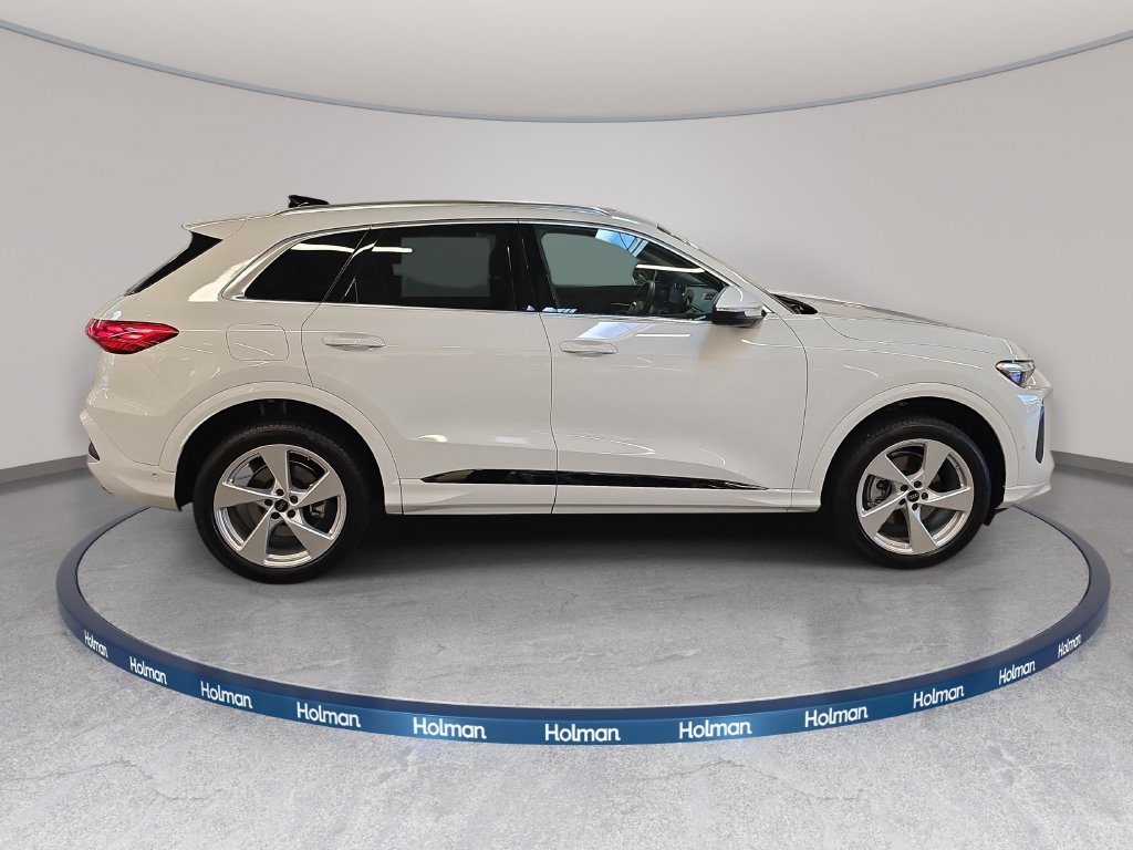 Certified 2026 Audi Q5 Premium AWD/4WD image 4