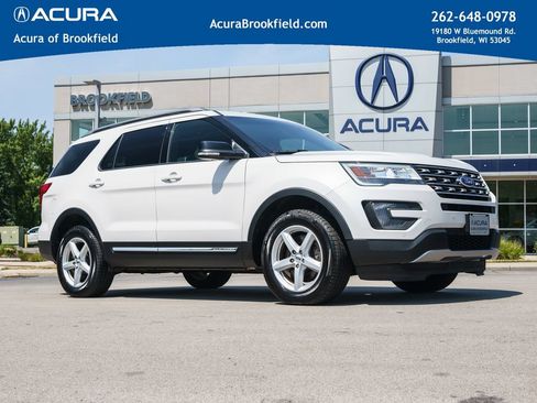 Used 2016 Ford Explorer XLT w/ Equipment Group 202A AWD/4WD image 1