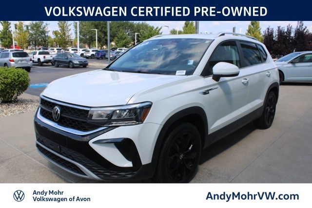 Used 2022 Volkswagen Taos SE w/ Panoramic Sunroof Package AWD/4WD image 3