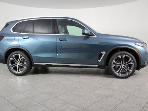 New 2026 BMW X5 sDrive40i w/ Climate Comfort Package image 8