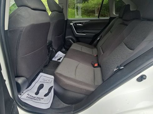 Used 2021 Toyota RAV4 XLE w/ Convenience Package AWD/4WD image 21