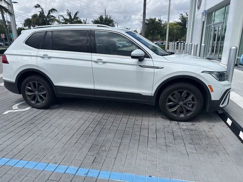 Used 2022 Volkswagen Tiguan SE FWD image 5