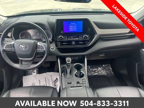 Certified 2024 Toyota Highlander XLE FWD image 25