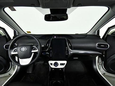 Used 2018 Toyota Prius Four Touring image 18