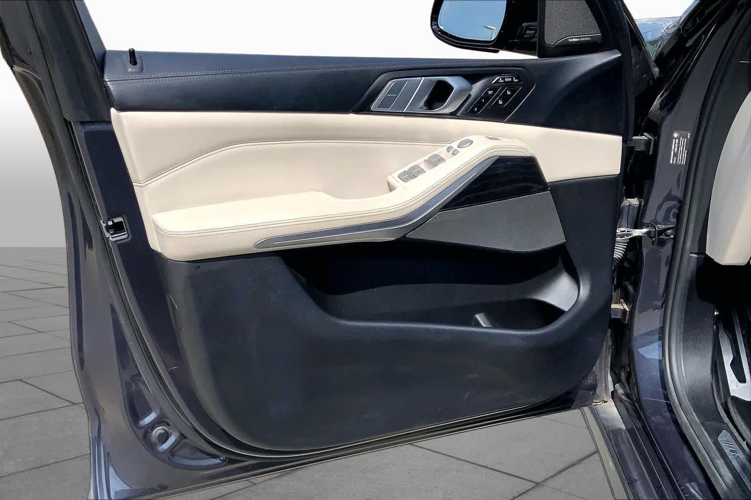 Used 2020 BMW X7 xDrive40i w/ M Sport Package AWD/4WD image 20