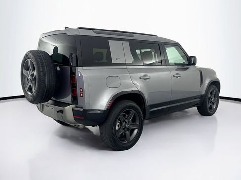 Used 2024 Land Rover Defender 110 X-Dynamic SE image 5