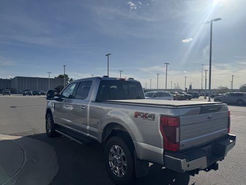 Used 2022 Ford F350 Lariat w/ Lariat Ultimate Package AWD/4WD image 4