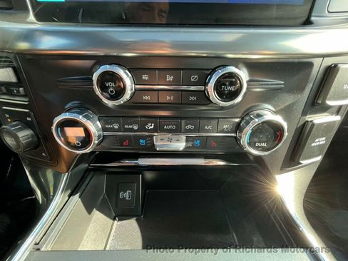 Used 2021 Ford F150 Lariat image 23