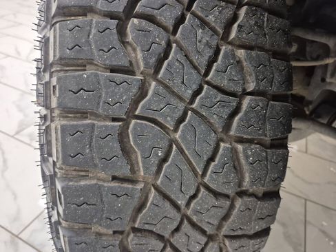 Used 2024 GMC Canyon AT4X image 37