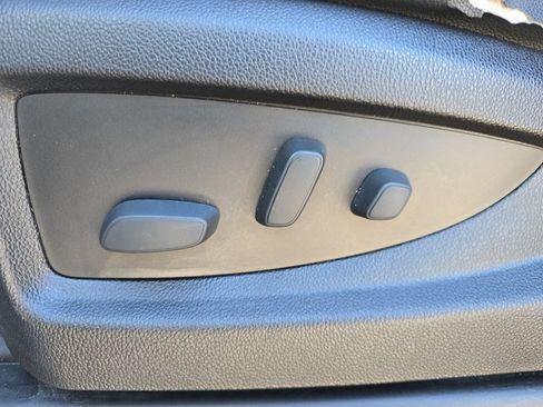 Used 2017 Chevrolet Suburban Premier image 32