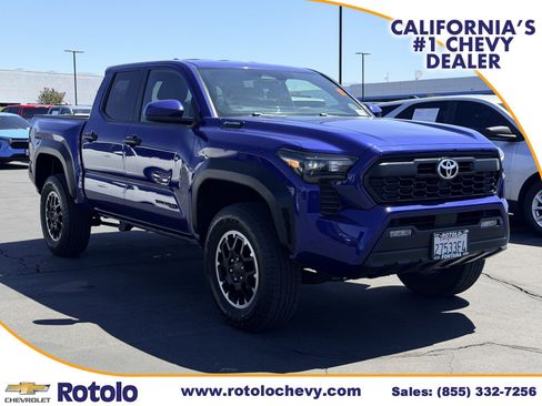 Used 2025 Toyota Tacoma TRD Off-Road AWD/4WD image 1