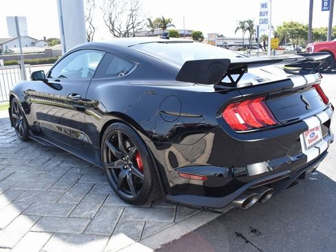 Used 2020 Ford Mustang Shelby GT500 w/ Carbon Fiber Track Pack image 25