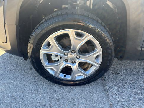 Used 2023 Jeep Renegade Limited image 11