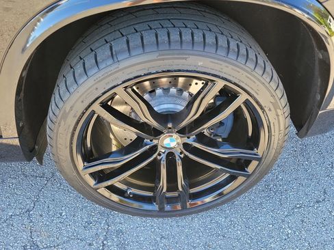 Used 2018 BMW X5 M image 9