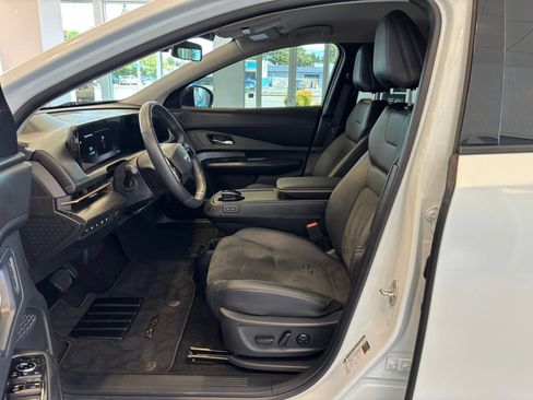 Certified 2024 Nissan Ariya FWD image 14