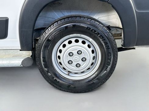 Used 2025 RAM ProMaster 2500 w/ U-Haul Equipment Group FWD image 31