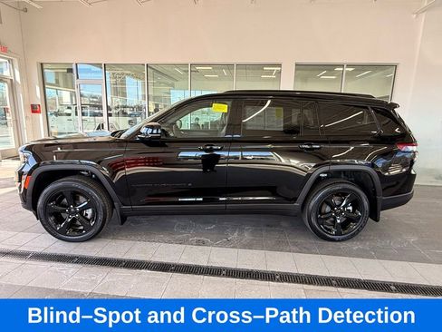 Used 2025 Jeep Grand Cherokee L Altitude image 5