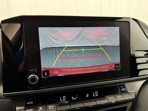 Used 2025 Toyota Camry SE FWD image 19