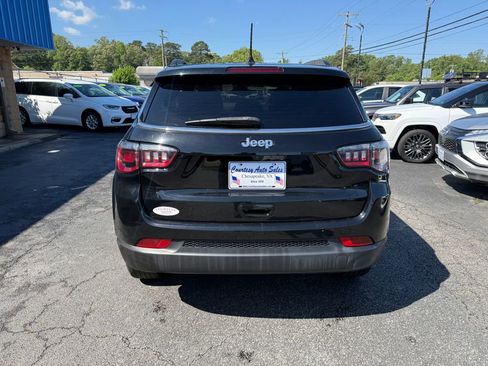 Used 2021 Jeep Compass Latitude FWD image 8