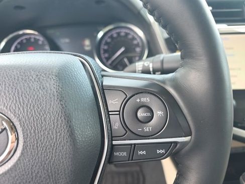 Certified 2020 Toyota Camry XLE image 17