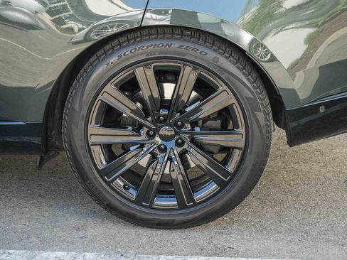 Certified 2023 Land Rover Range Rover Long Wheelbase SE AWD/4WD image 13