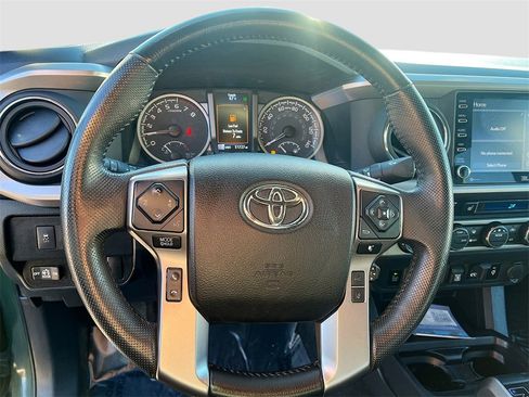 Used 2022 Toyota Tacoma Limited image 11