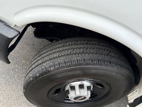 Used 2014 GMC Savana 2500 w/ Cold Climate Package image 32