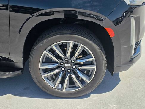 Used 2024 Cadillac Escalade Sport AWD/4WD image 9
