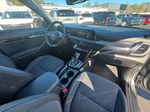 New 2026 Kia Seltos S AWD/4WD image 17