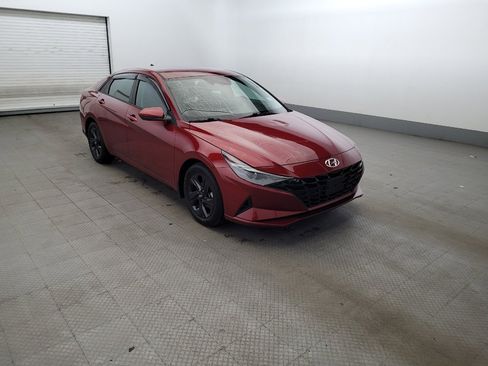 Used 2023 Hyundai Elantra SEL FWD image 13