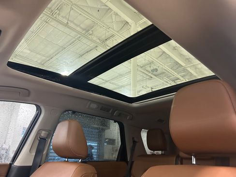 Used 2024 Nissan Pathfinder Platinum w/ Cargo Package image 18