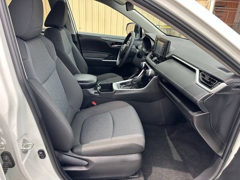 Used 2022 Toyota RAV4 XLE AWD/4WD image 15