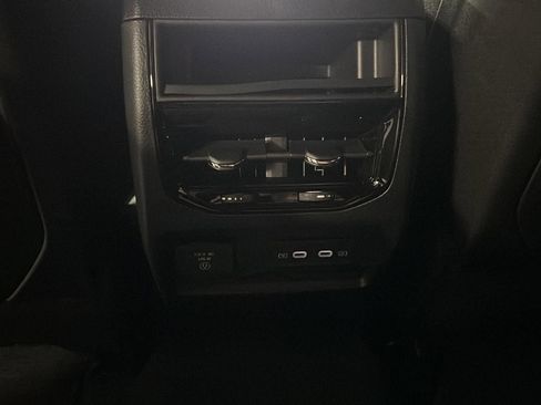 New 2026 Jeep Grand Cherokee Altitude image 25