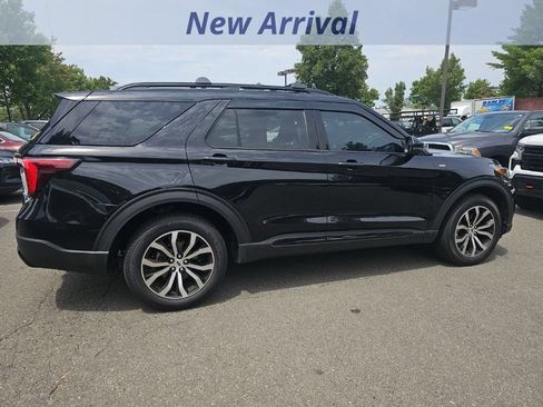 Used 2025 Ford Explorer ST-Line AWD/4WD image 3