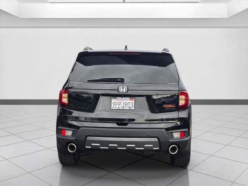 Certified 2025 Honda Passport TrailSport image 6
