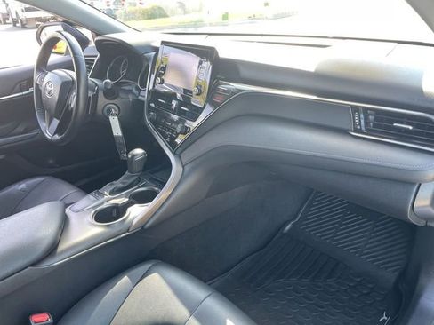 Used 2022 Toyota Camry SE image 26