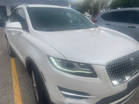 Used 2019 Lincoln MKC Premiere AWD/4WD image 2