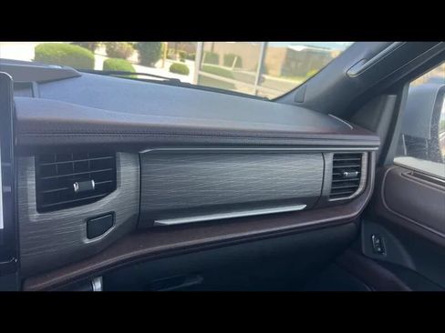 Used 2024 Ford Expedition Max Limited AWD/4WD image 29