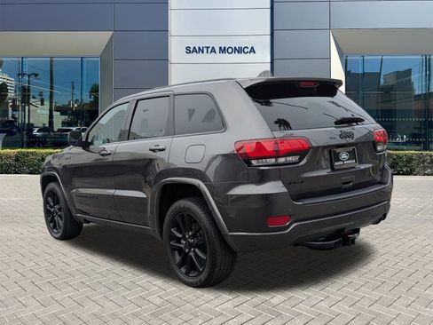 Used 2021 Jeep Grand Cherokee Laredo X image 7