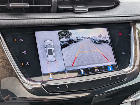 Used 2022 Cadillac XT6 Premium Luxury w/ Technology Package FWD image 35