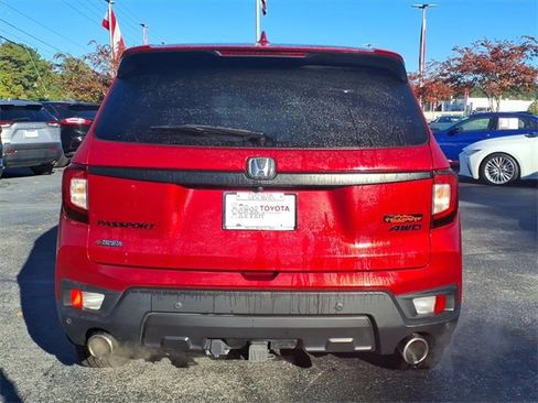 Used 2023 Honda Passport TrailSport image 2