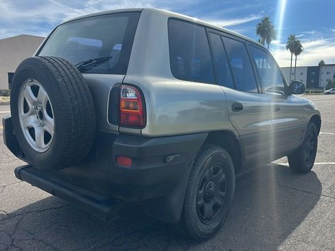 Used 1999 Toyota RAV4 2WD 4-Door image 7
