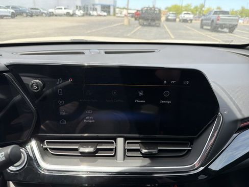 New 2026 Chevrolet Trax RS w/ Sunroof Package FWD image 17