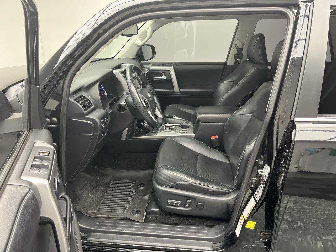 Used 2017 Toyota 4Runner Limited AWD/4WD image 3