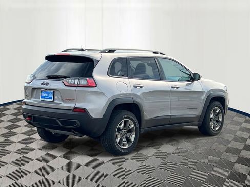 Used 2019 Jeep Cherokee Trailhawk w/ Cold Weather Group AWD/4WD image 5